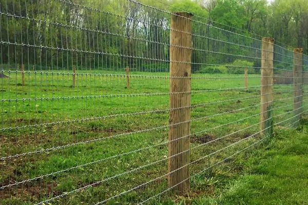 Square Knot Fence Application